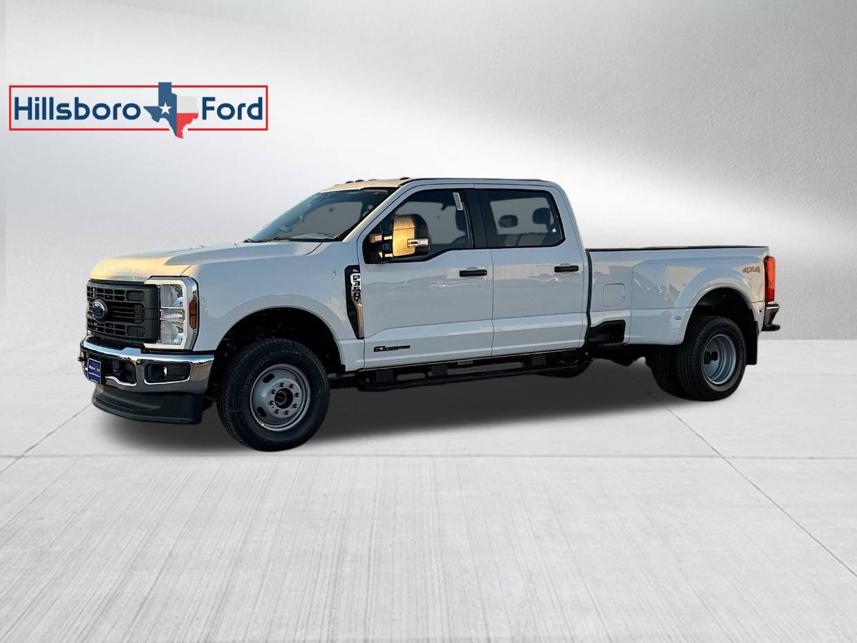 2026 Ford F-350 Super Duty XL's photo