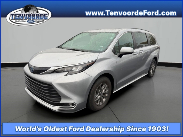 2024 Toyota Sienna XLE