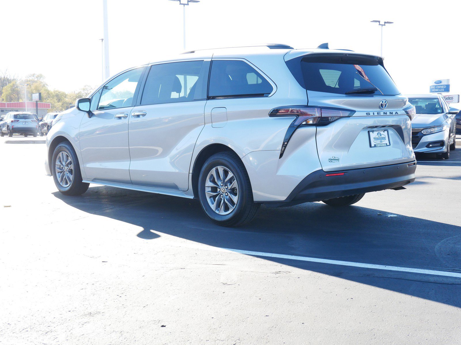 Used 2024 Toyota Sienna XLE with VIN 5TDYRKEC1RS196743 for sale in St. Cloud, Minnesota