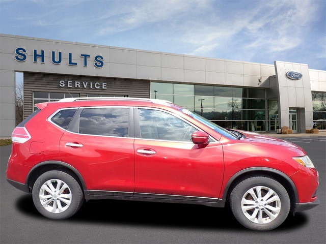 2015 Nissan Rogue SV photo 4