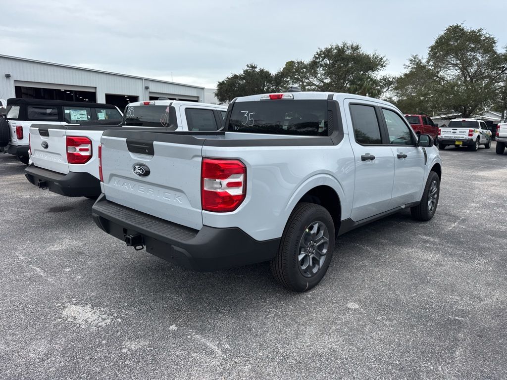2025 Ford Maverick XLT photo 2