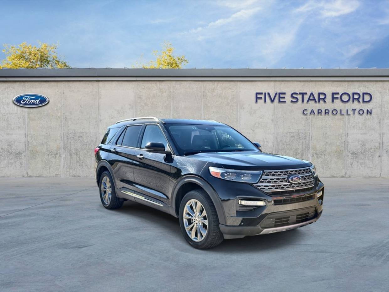 2023 Ford Explorer Limited's photo