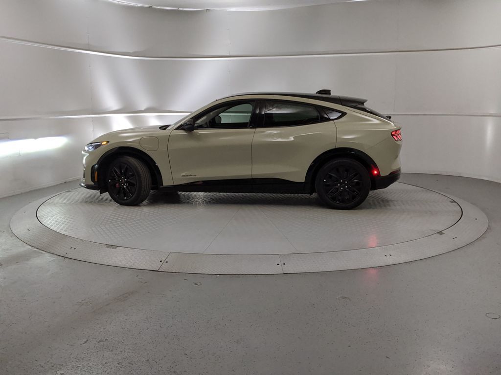 2025 Ford Mustang Mach-E Premium photo 3
