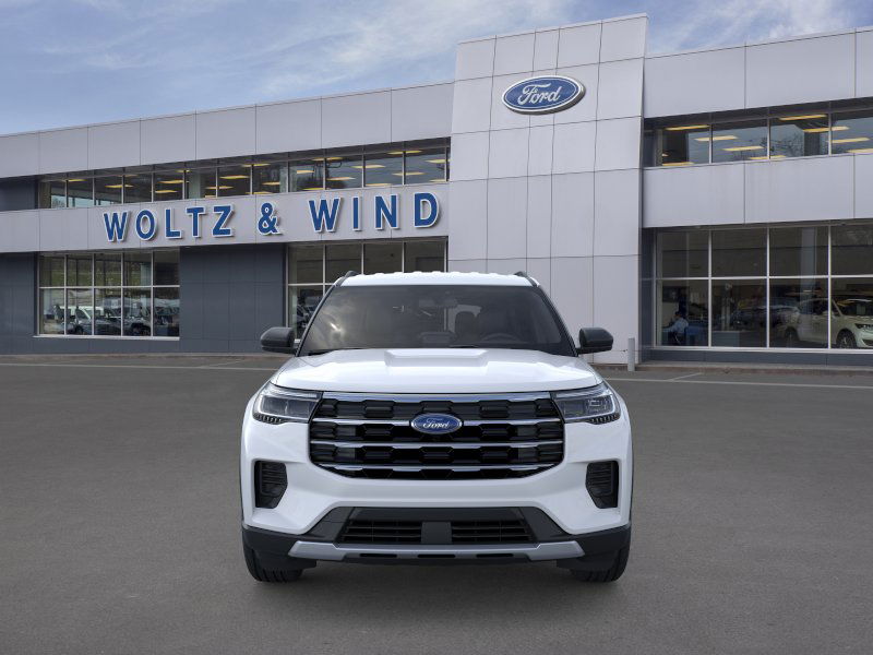 2025 Ford Explorer photo 4