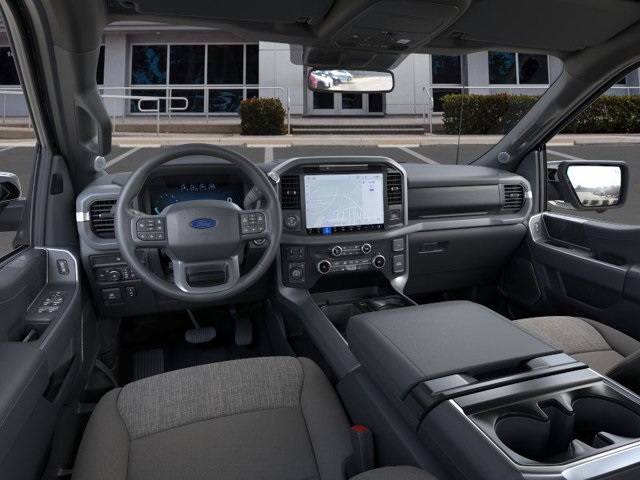 2025 Ford F-150 XLT photo 4