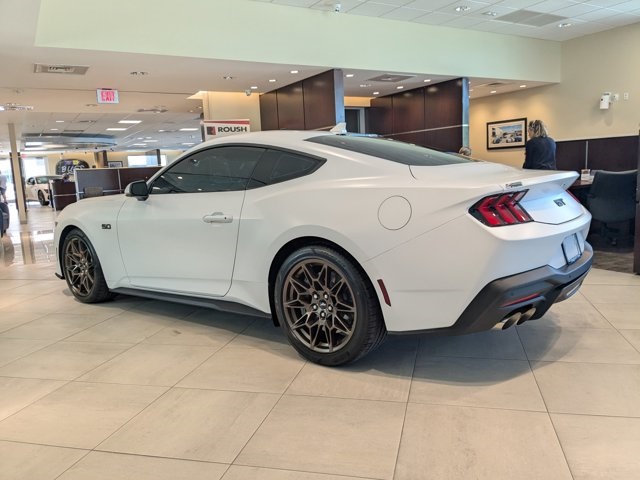 2025 Ford Mustang GT Premium photo 2