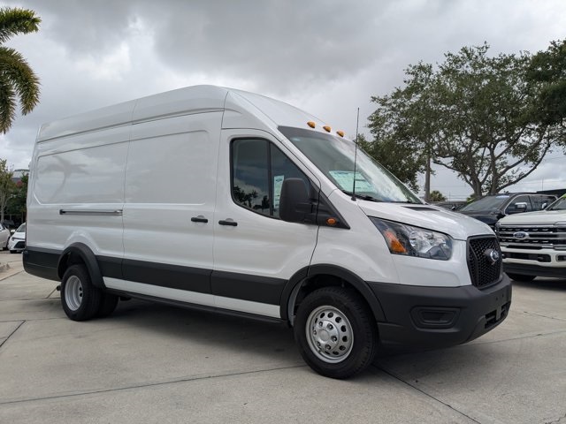 2025 Ford Transit photo 4