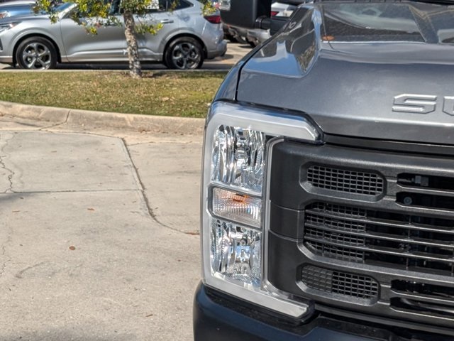 2024 Ford F-350 photo 2