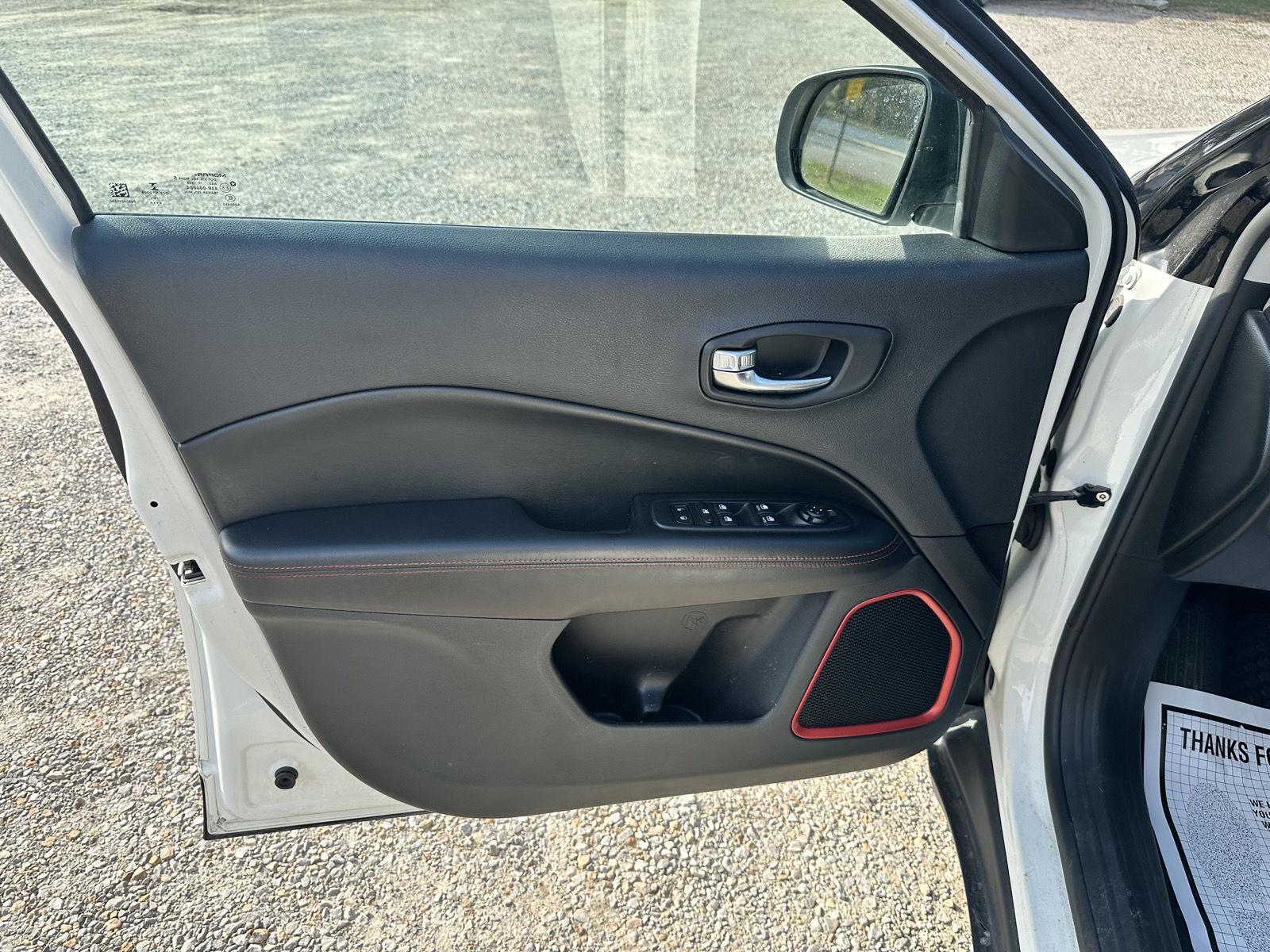 2020 Jeep Compass Trailhawk photo 3