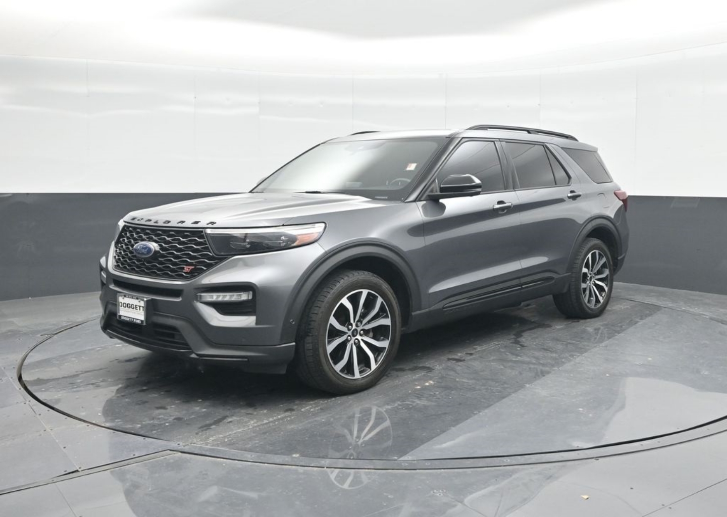 2021 Ford Explorer ST's photo