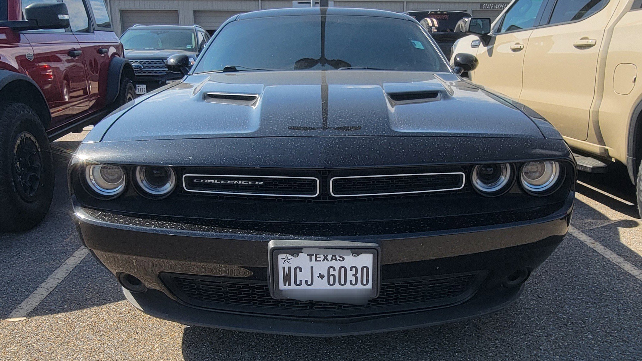 2023 Dodge Challenger SXT photo 2