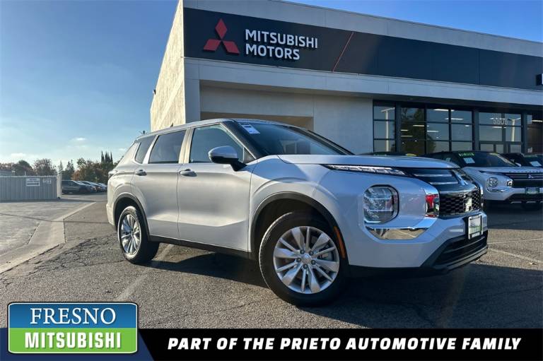 2025 Mitsubishi Outlander ES