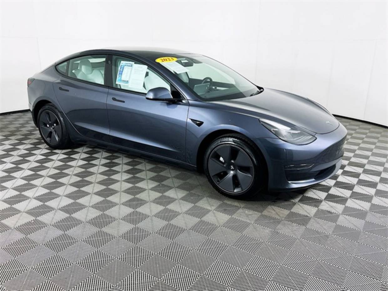 2023 Tesla Model 3 Base's photo