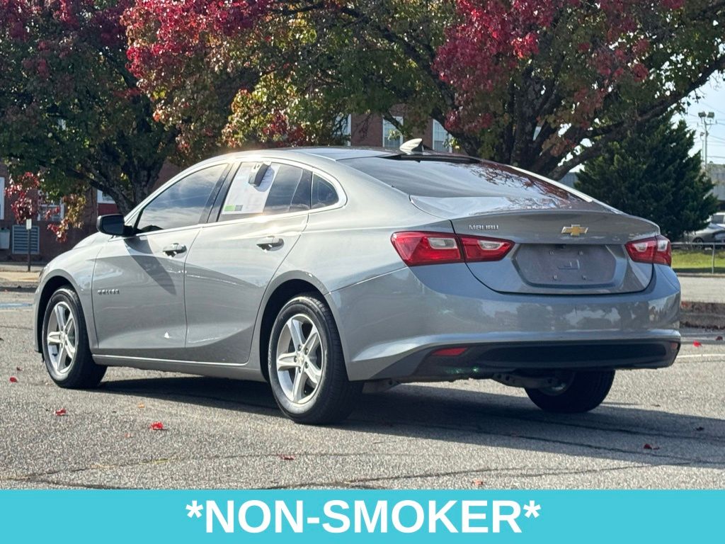 2023 Chevrolet Malibu LS photo 3