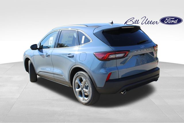 2026 Ford Escape ST-Line photo 4