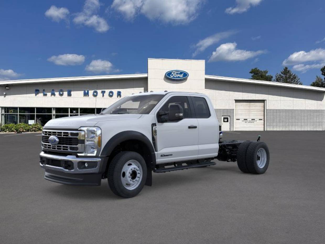 2026 Ford F-550 Super Duty Chassis Cab XL's photo