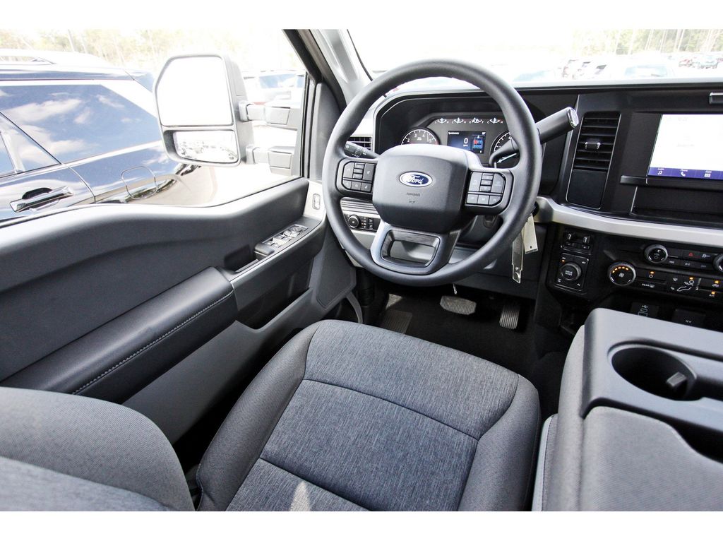 2026 Ford F-250 photo 3