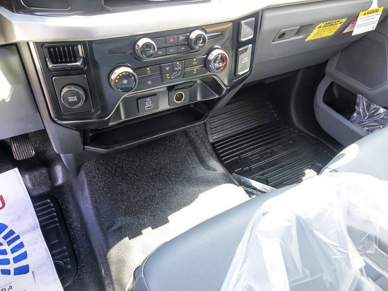 2025 Ford F-450 Super Duty Chassis Cab XL - Photo 17