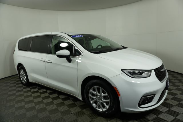 Used 2023 Chrysler Pacifica Touring L with VIN 2C4RC1BG2PR567163 for sale in Kansas City