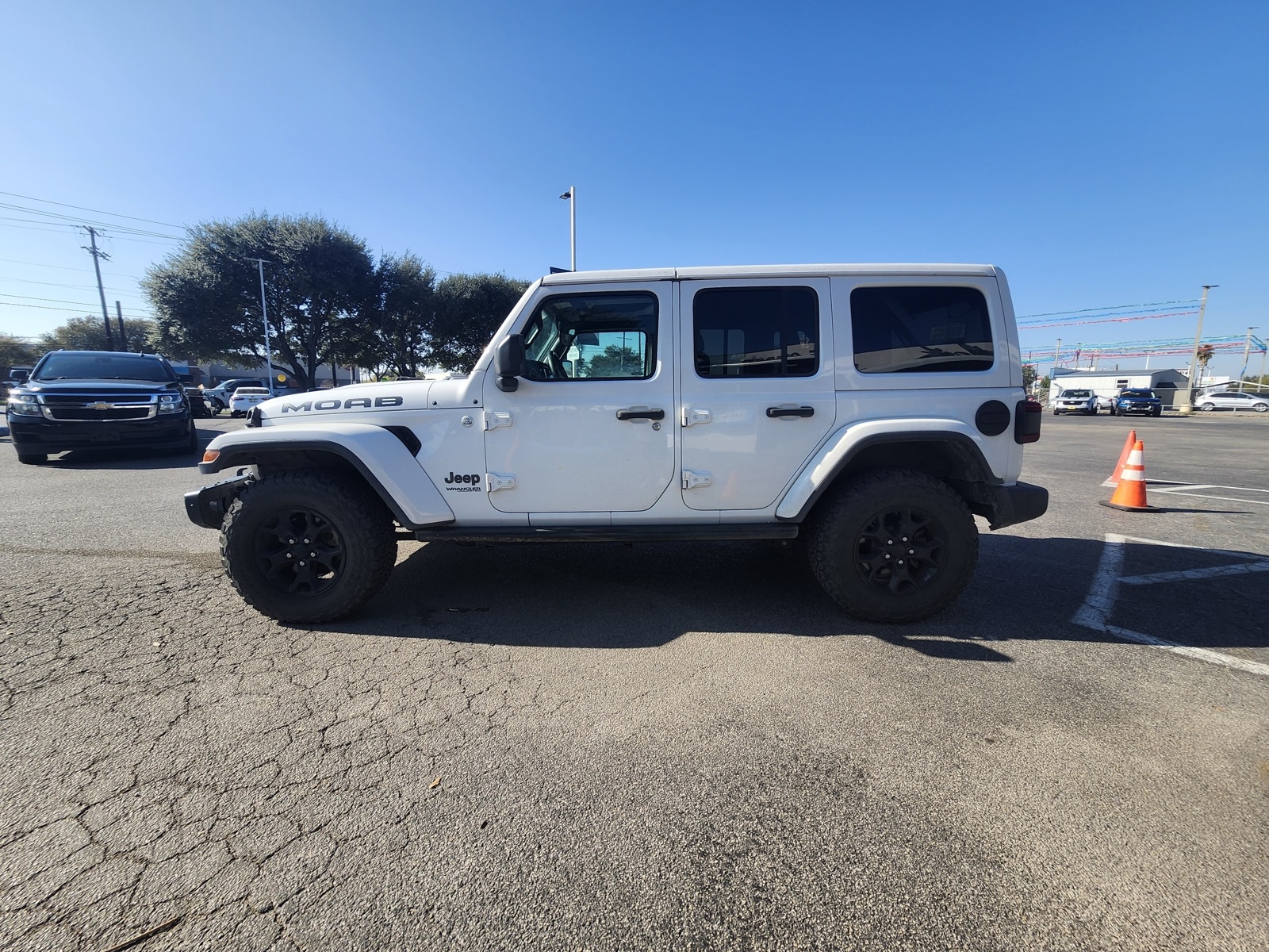 2018 Jeep Wrangler Unlimited Moab photo 2