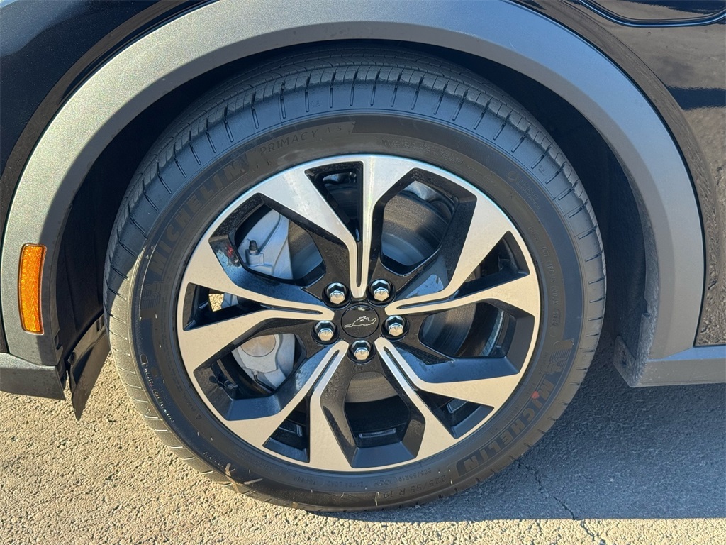 2025 Ford Mustang Mach-E Select photo 3