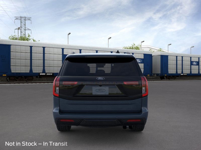 2025 Ford Expedition photo 3