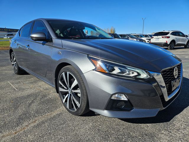 Used 2020 Nissan Altima Platinum with VIN 1N4BL4FW5LC156174 for sale in Kansas City