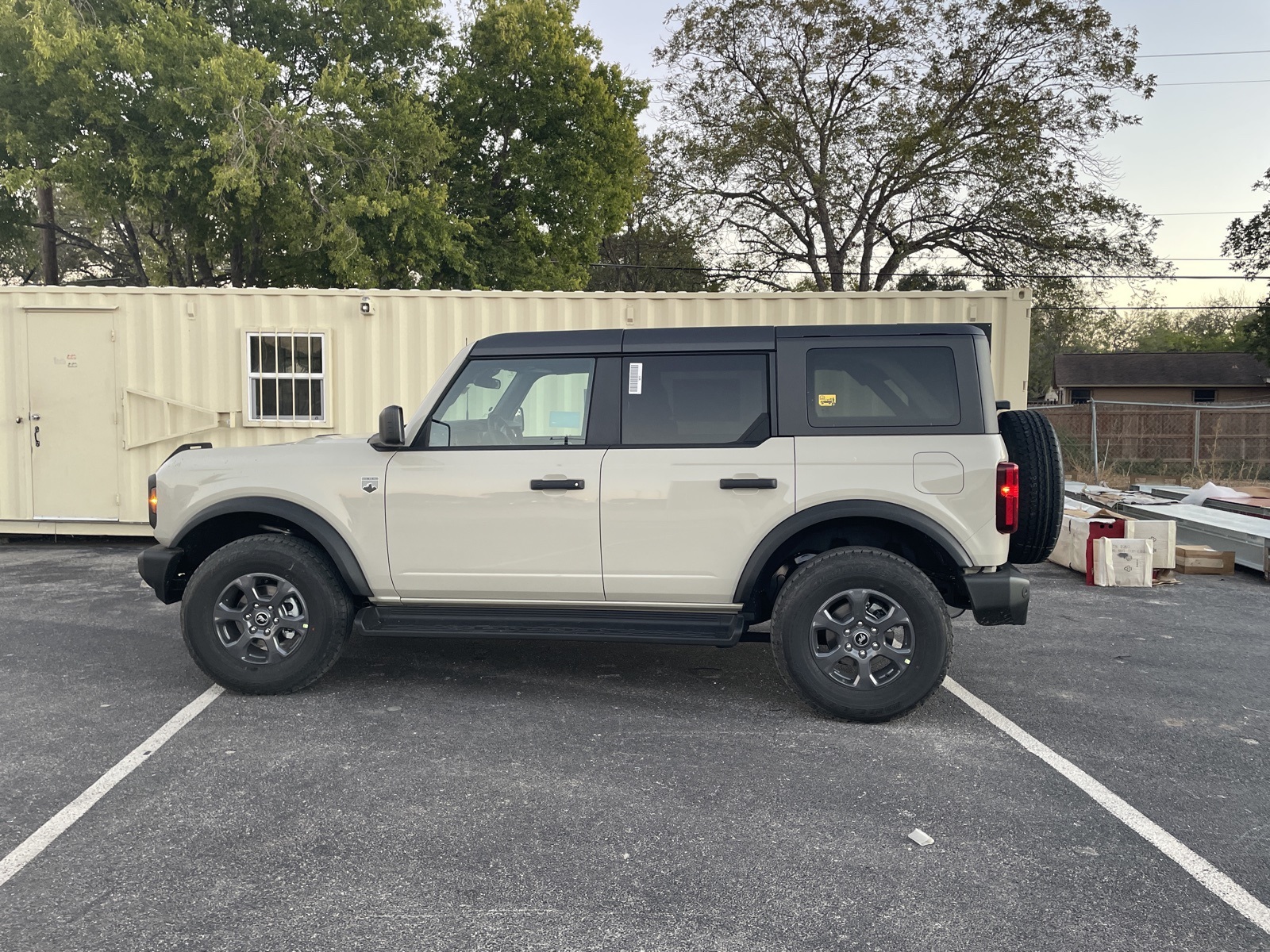 2025 Ford Bronco Big Bend photo 2