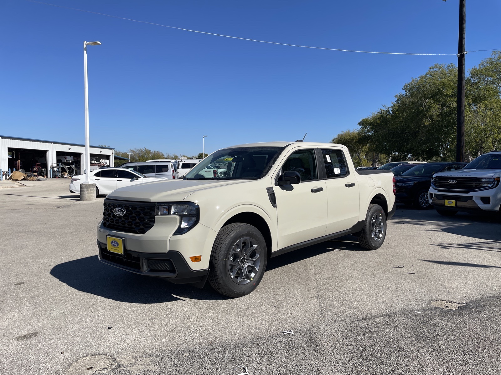 2025 Ford Maverick XLT's photo