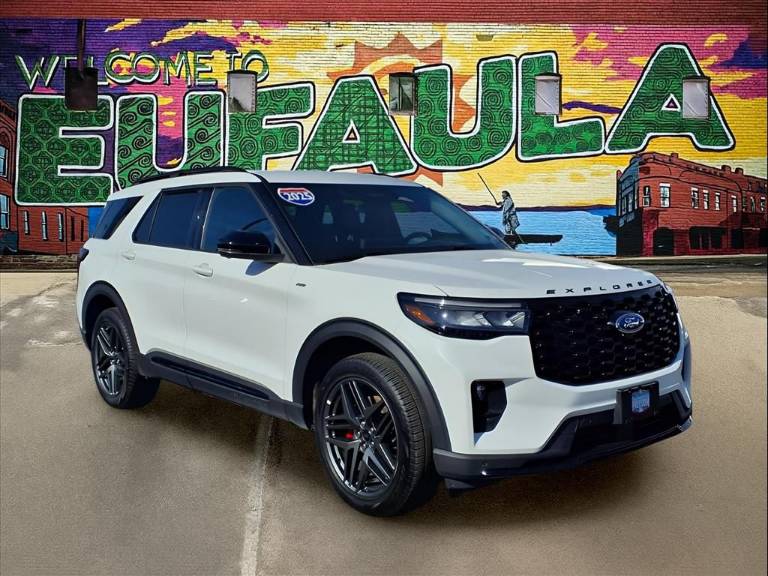 2025 Ford Explorer ST-Line