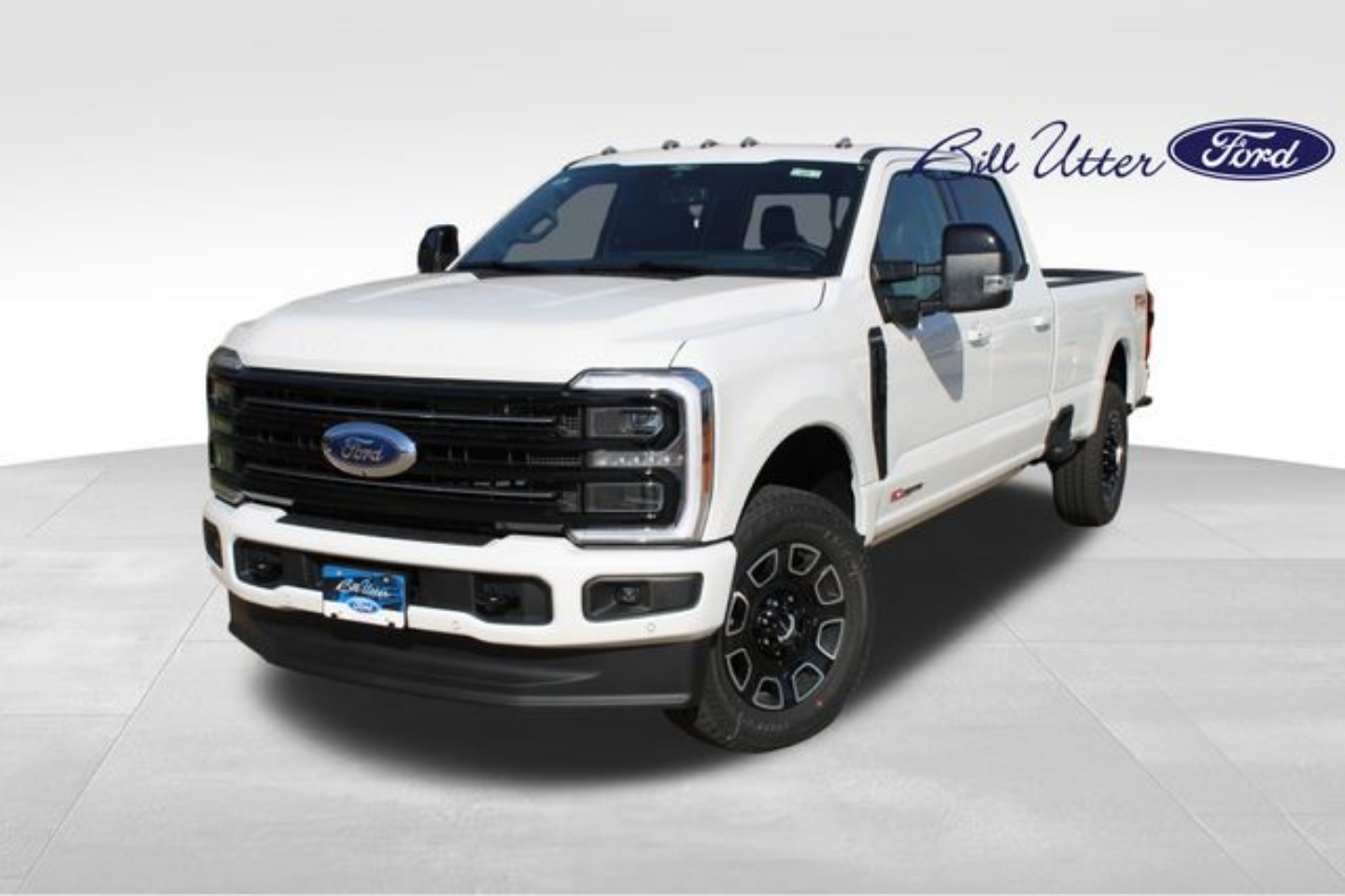 2026 Ford F-350 Super Duty Platinum's photo