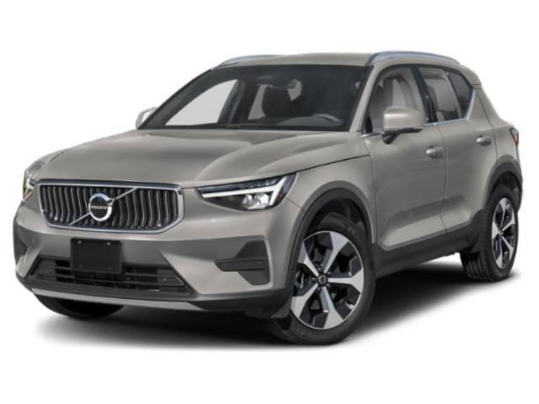 2024 Volvo XC40 Core Dark Theme