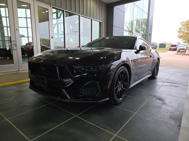 2025 Ford Mustang GT Premium photo 2