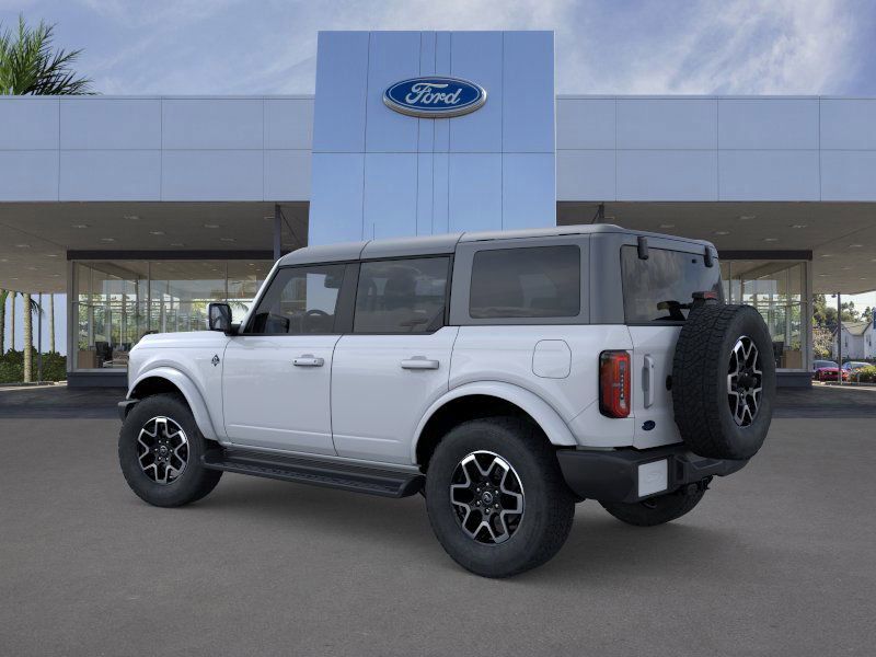 2025 Ford Bronco Outer Banks photo 2