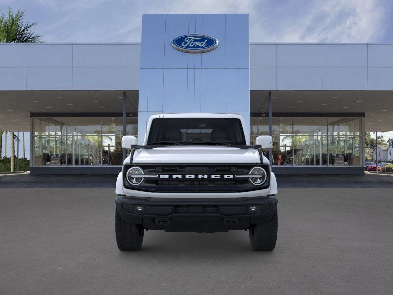 2025 Ford Bronco Outer Banks photo 4