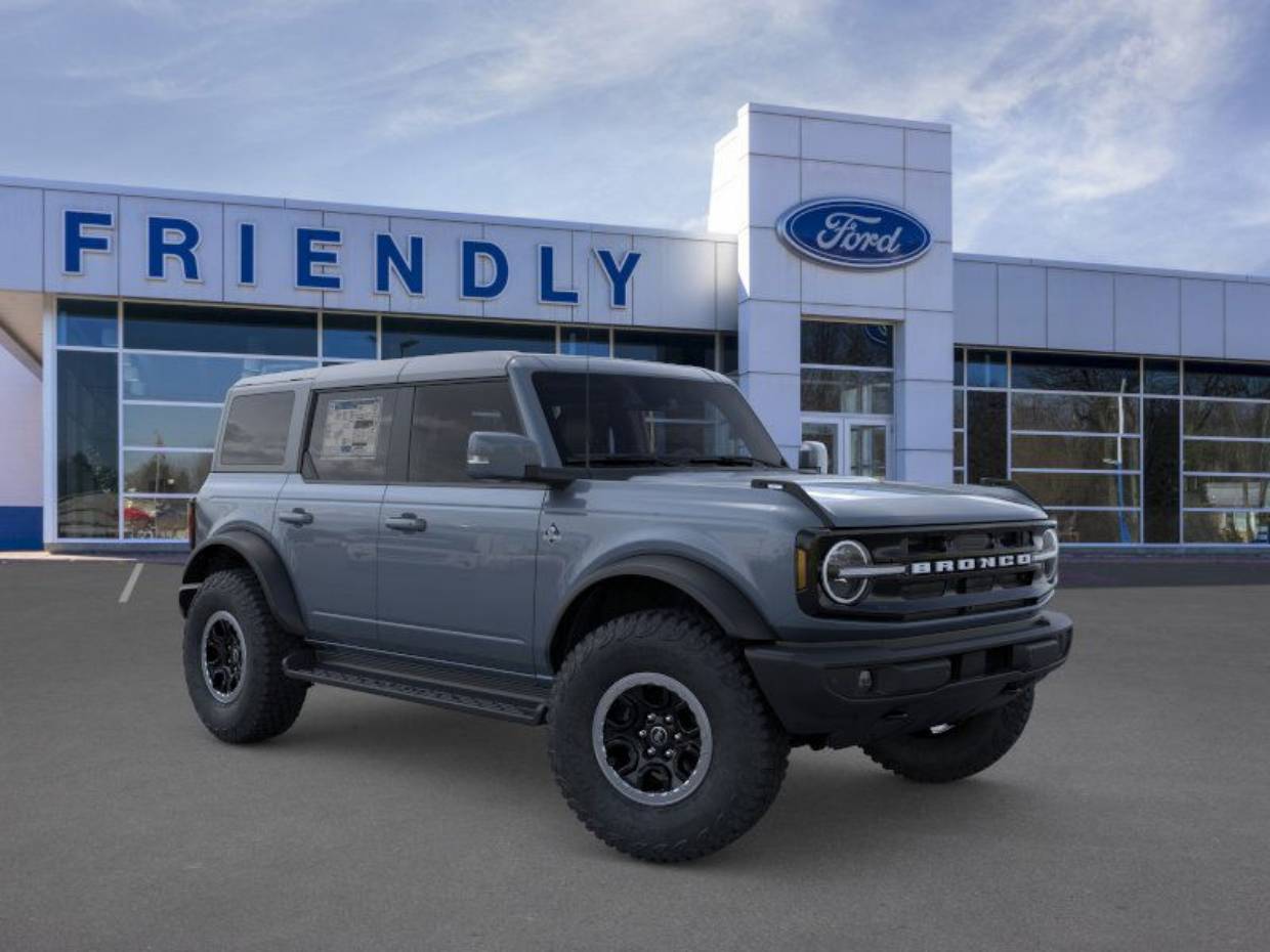 2025 Ford Bronco 4-Door Outer Banks's photo
