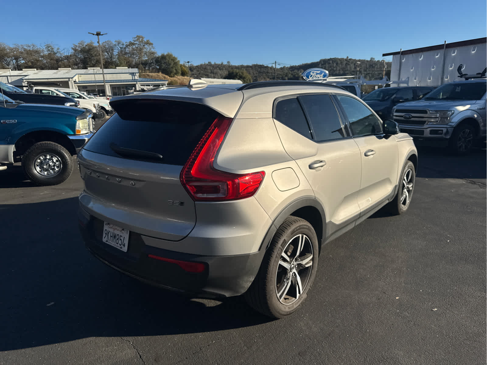 2024 Volvo XC40 Core photo 4