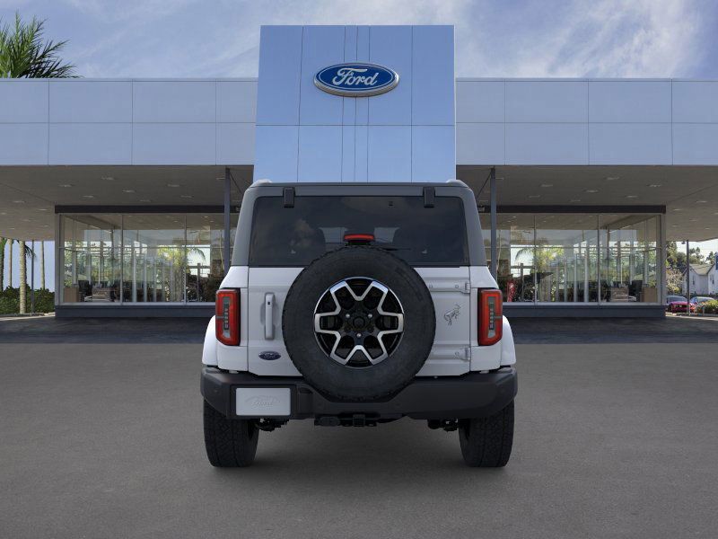 2025 Ford Bronco Outer Banks photo 3