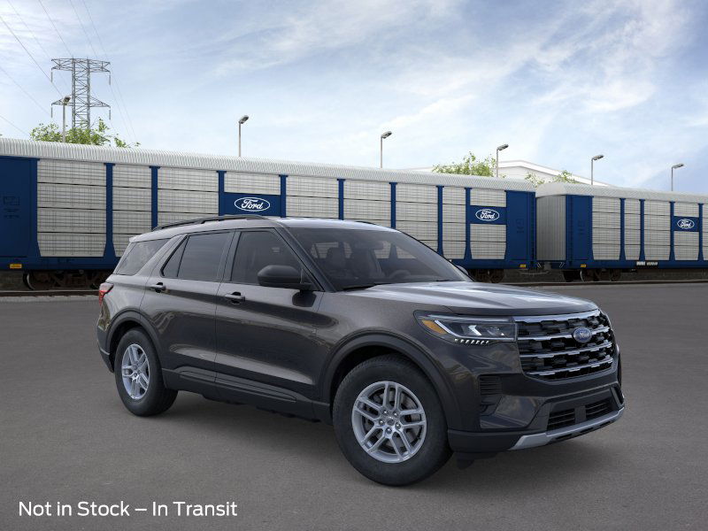 2026 Ford Explorer photo 3
