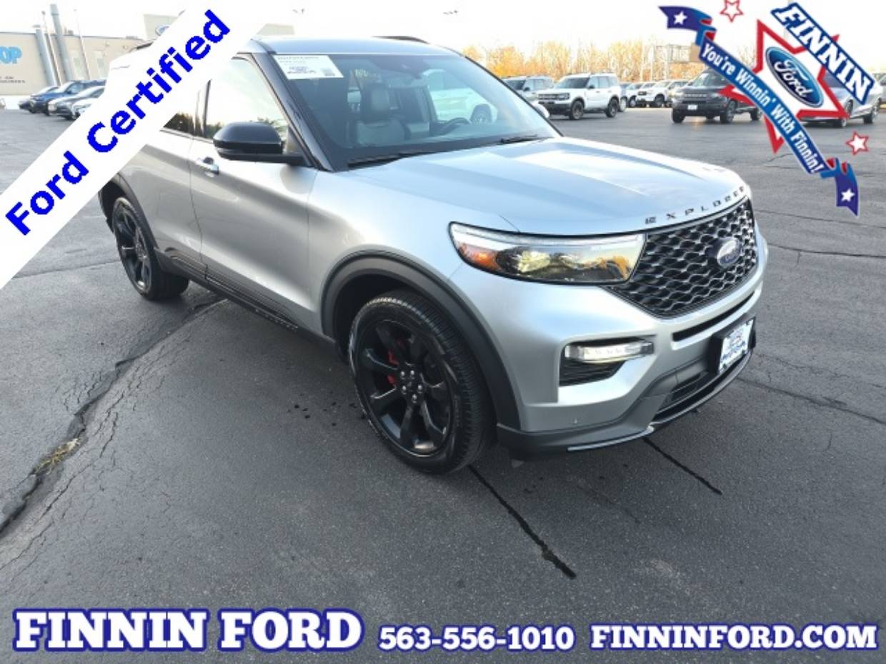 2023 Ford Explorer ST's photo