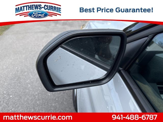 2026 Ford Explorer photo 3