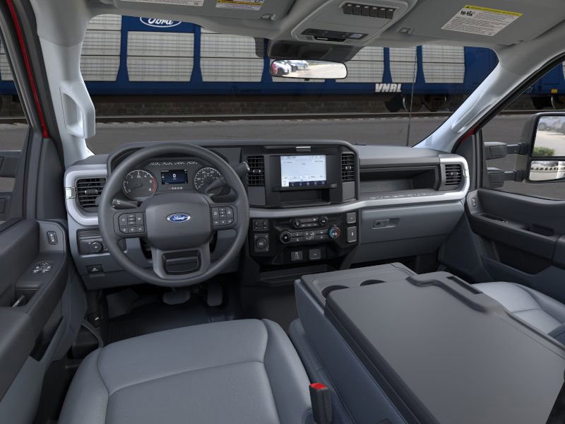 2026 Ford F-550 photo 3