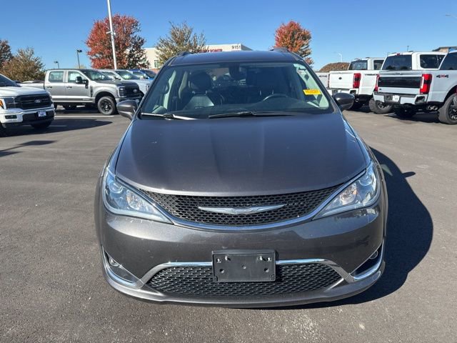 Used 2017 Chrysler Pacifica Touring-L with VIN 2C4RC1BG7HR551252 for sale in Kansas City