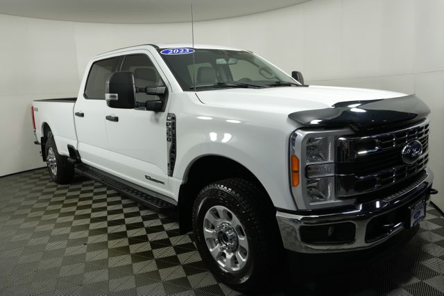2023 Ford F-350 Super Duty XLT's photo