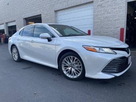 2020 Toyota Camry Hybrid XLE