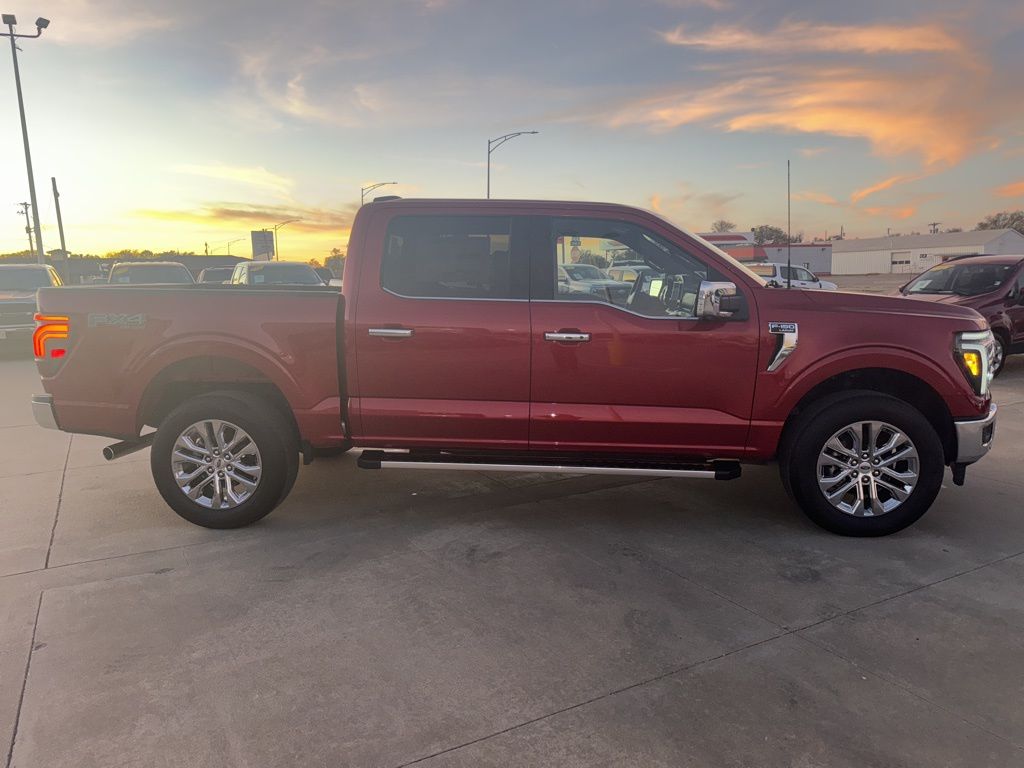 2025 Ford F-150 Lariat photo 2