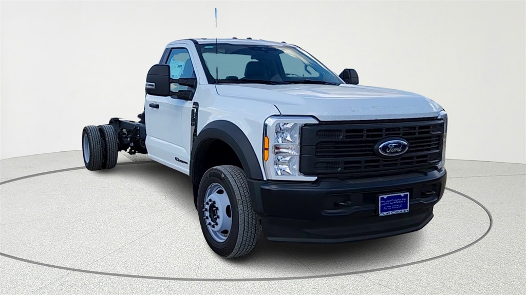 2025 Ford F-550 Super Duty Chassis Cab XL's photo
