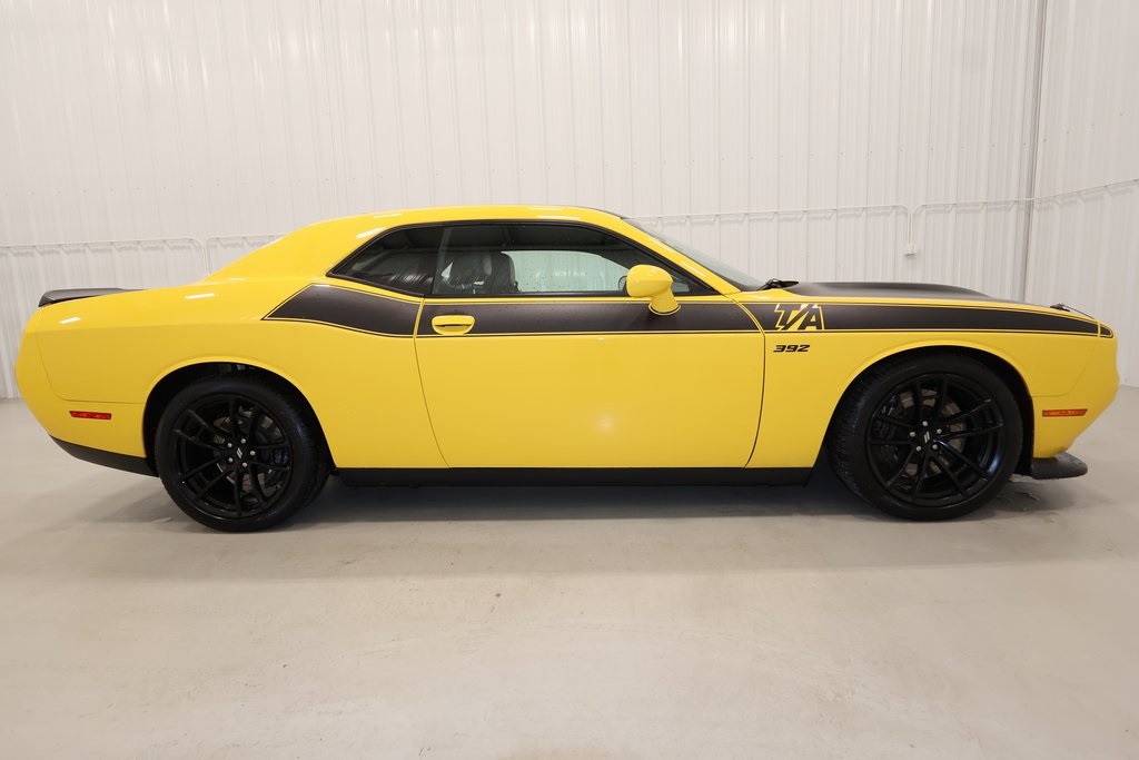2017 Dodge Challenger R/T 392 photo 2