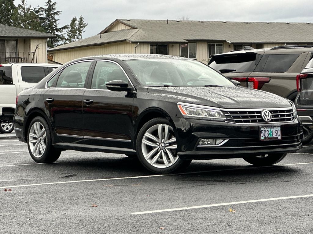 2016 Volkswagen Passat SEL