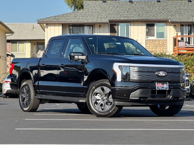 2025 Ford F-150 Lightning LARIAT